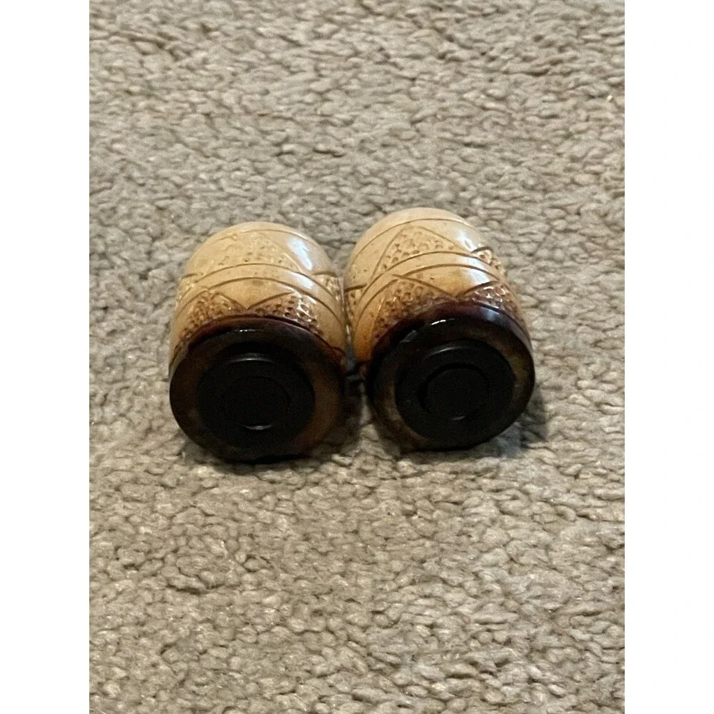 Vintage stoneware salt‎ and pepper shakers cream brown 3